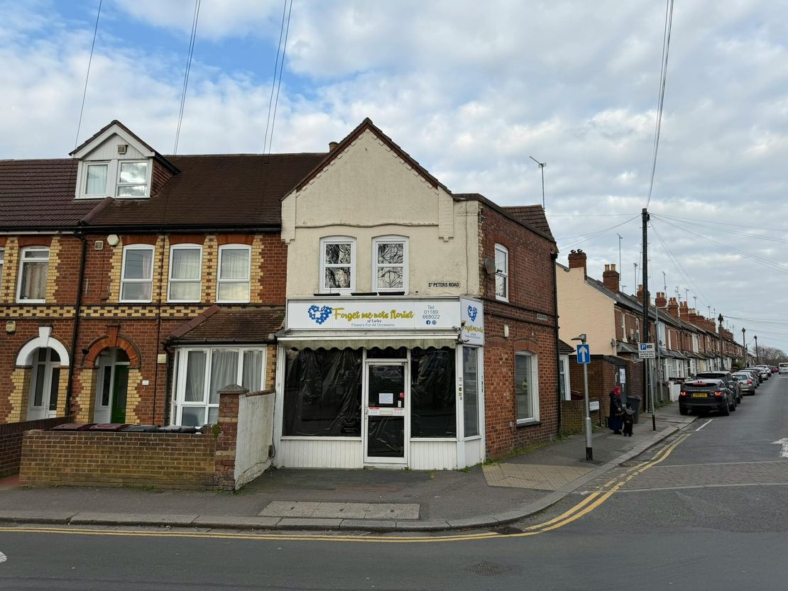 9 St. Peters Road, Reading, RG6 1NS