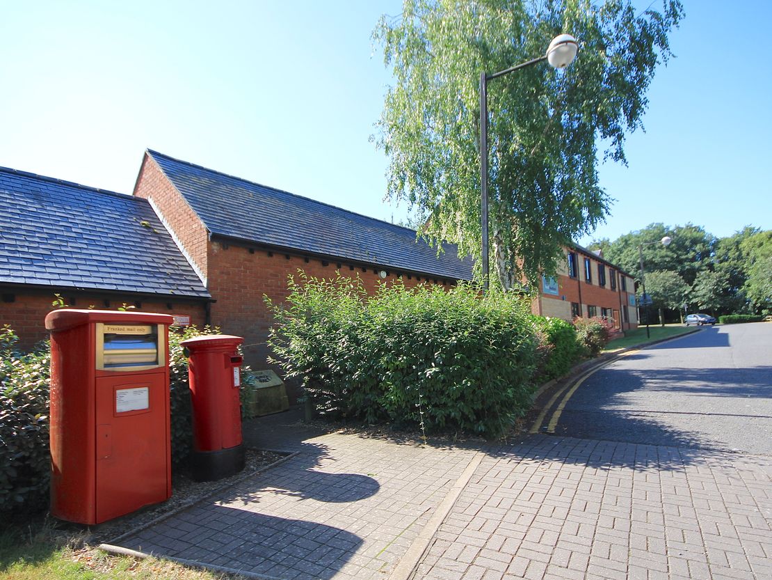 12 Warren Yard Ground Floor, Warren Park, Stratford Road, Milton Keynes, MK12 5NW