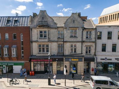 Property Image for 33A and 33B Westgate, Peterborough, Peterborough, Lincolnshire, PE1 1PZ