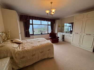 Property Image for Kinza House, 396 Aberford Road, Stanley, WF3 4PQ