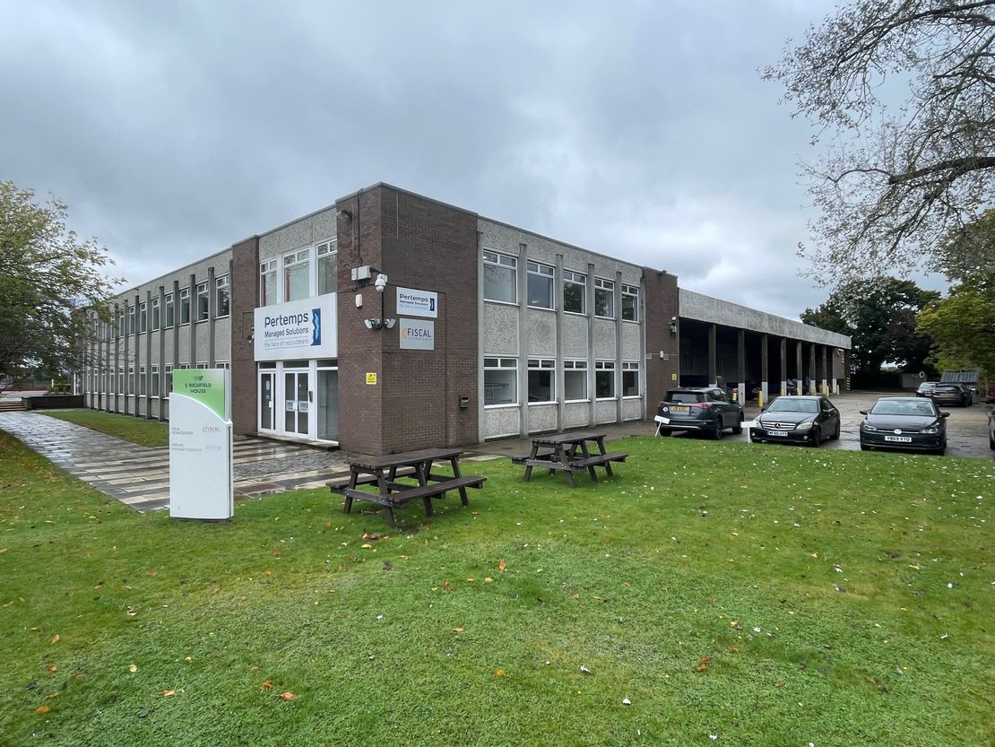 448 Basingstoke Rd, Reading RG2 0LP, UK