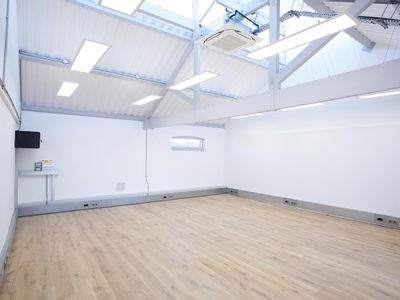 Property Image for Islington Studio, Linthwaite Business Centre, Manchester Road, Linthwaite, London, Greater London, N19 4NF