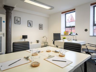 Property Image for Empress Business Centre, 380 Chester Road, Stretford, Manchester, Greater Manchester, M16 9EA