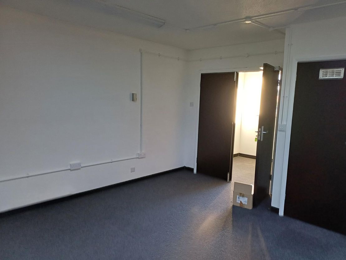 First Floor Office, Ingatestone Library, High Street, Ingatestone, Essex, CM4 9EU