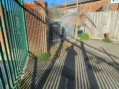 Property Image for Yard R/o 4 Oxen Industrial Estate, Oxen Road, Luton, LU2 0DX