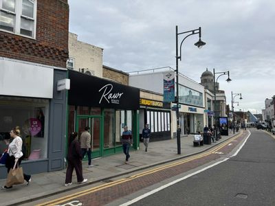 Property Image for 105 High Street, Watford, WD17 2DQ