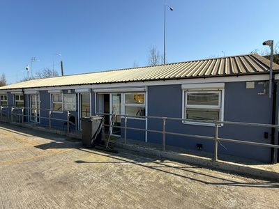 Property Image for Yard, Moor Mill Lane, Colney Street, Radlett, Hertfordshire, AL2 3UA
