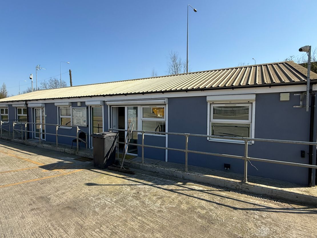 Yard, Moor Mill Lane, Colney Street, Radlett, Hertfordshire, AL2 3UA