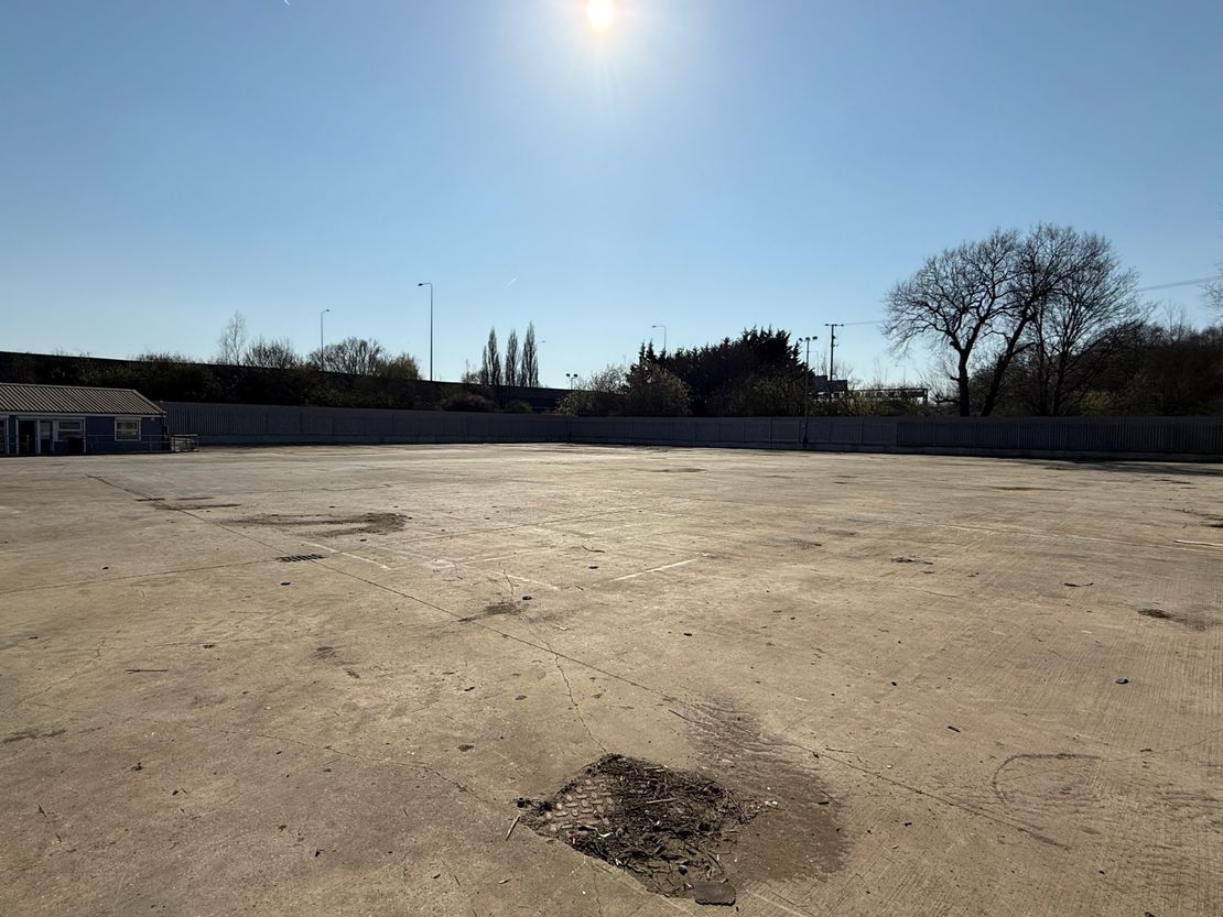 Yard, Moor Mill Lane, Colney Street, Radlett, Hertfordshire, AL2 3UA