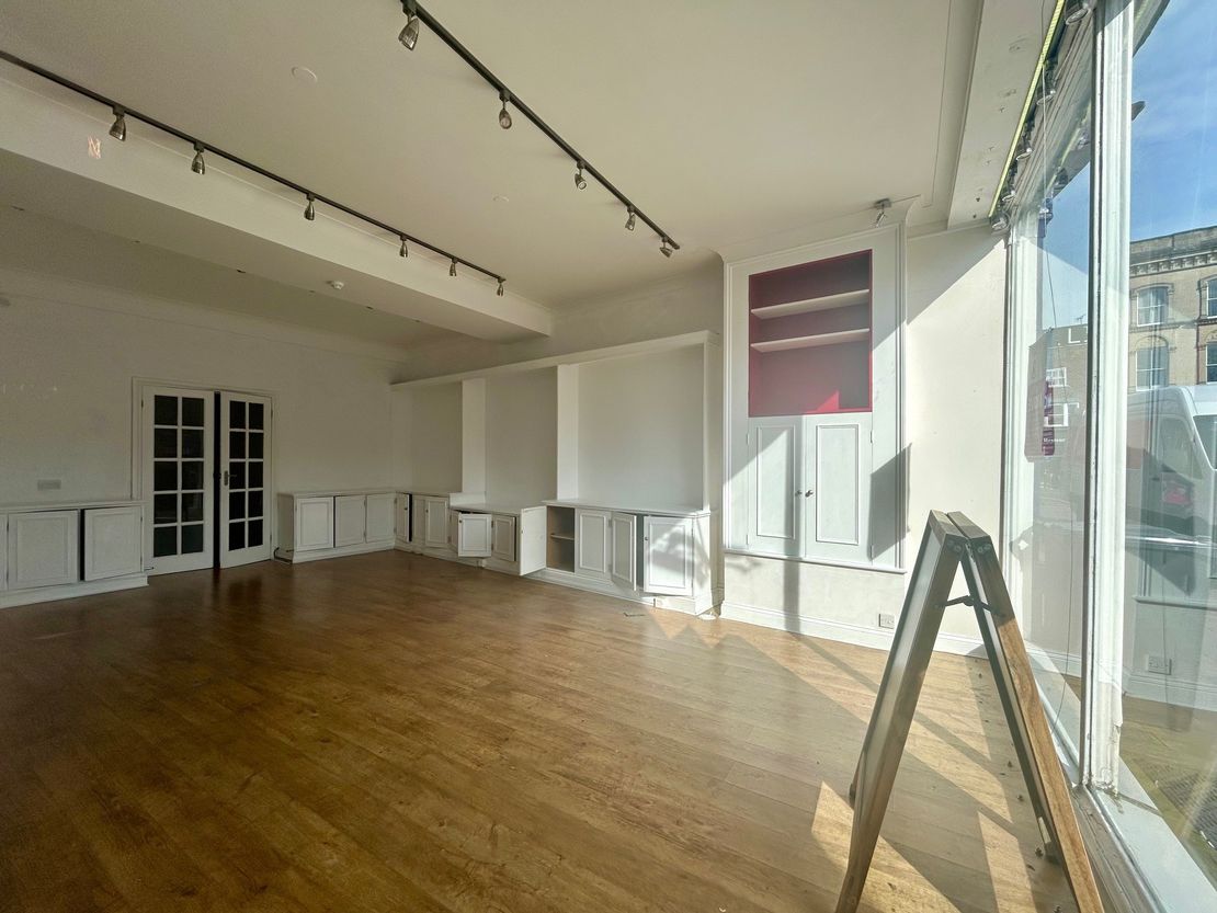 Ground Floor, 27 Market Place, Newbury, West Berkshire, RG14 5AA