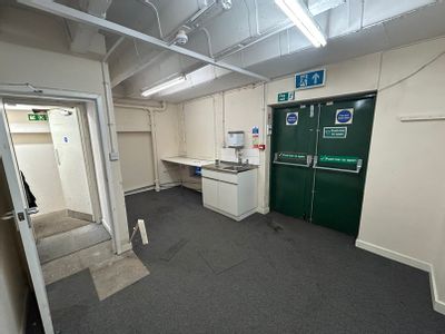 Property Image for Unit 3, 27 The Parade, Leamington Spa, Warwickshire, CV32 4DE