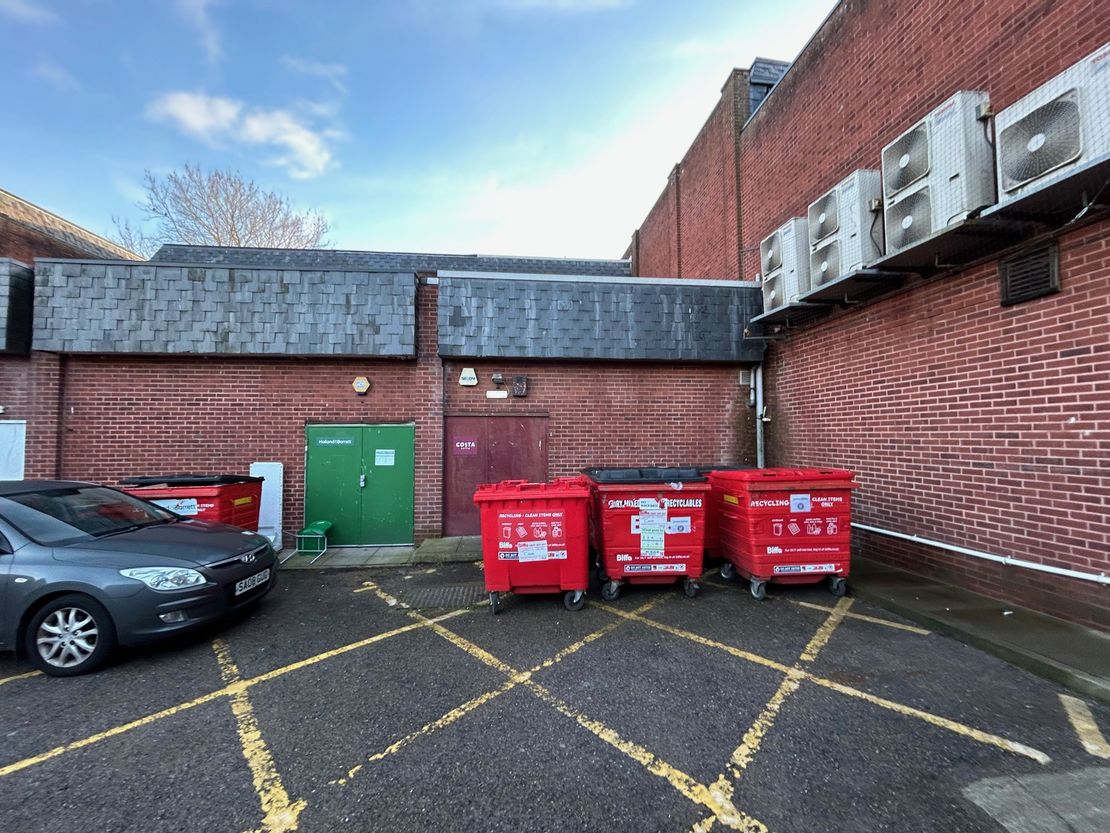 215 High Street, Lewes, East Sussex, BN7 2AF