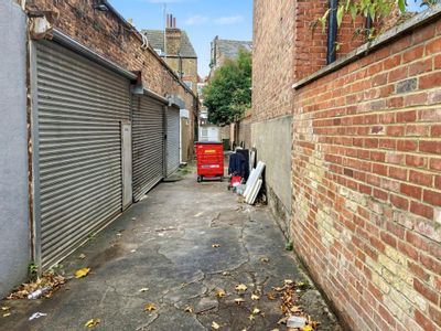 Property Image for 13 Thrale Rd, London SW16 1NS
