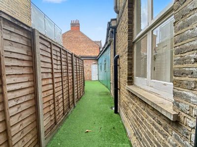 Property Image for 13 Thrale Rd, London SW16 1NS