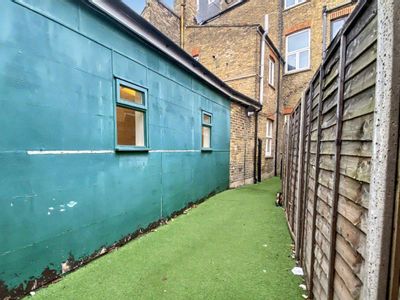 Property Image for 13 Thrale Rd, London SW16 1NS