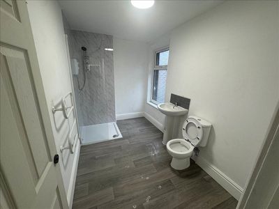 Property Image for 248 Huddersfield Rd, Oldham OL4 2RB