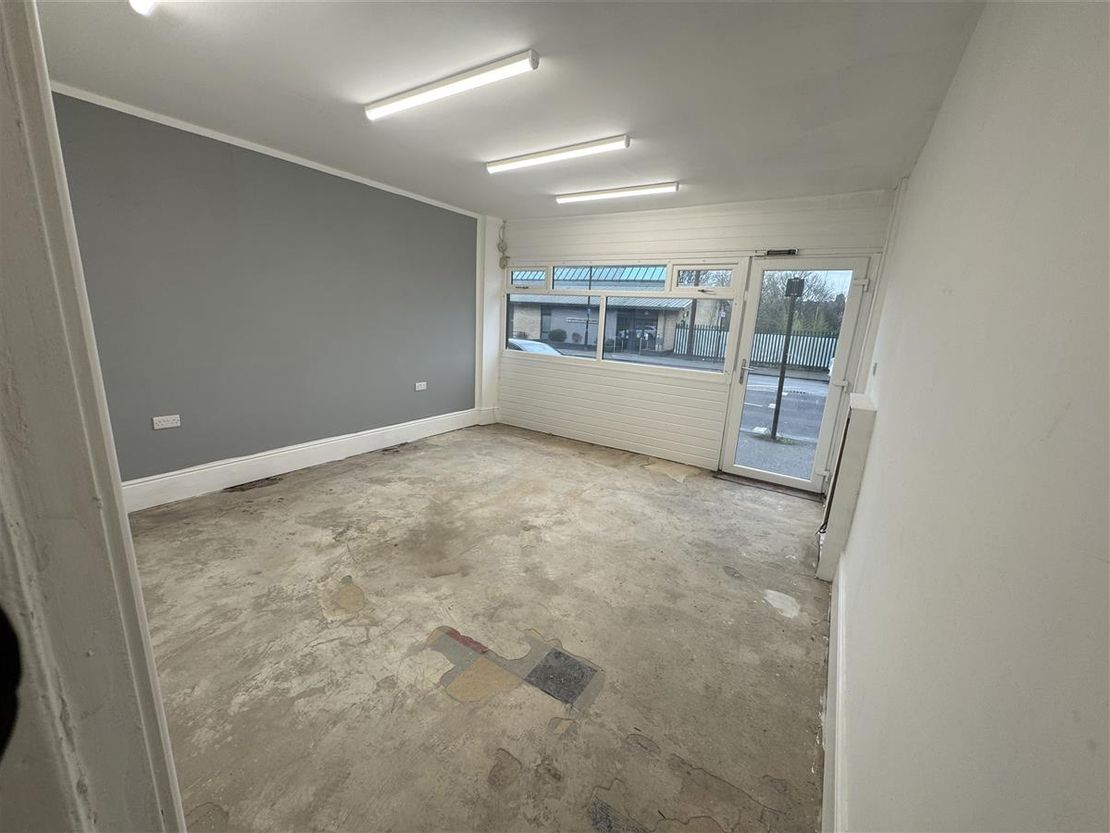248 Huddersfield Rd, Oldham OL4 2RB