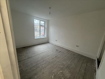Property Image for 248 Huddersfield Rd, Oldham OL4 2RB