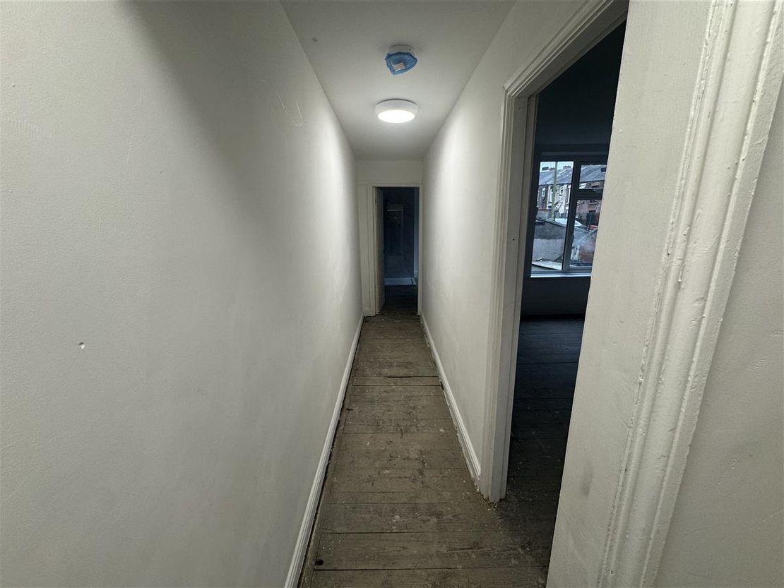 248 Huddersfield Rd, Oldham OL4 2RB