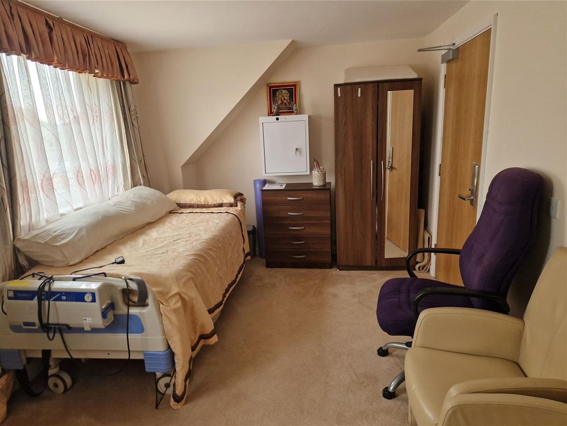 Mayapur House, 2a Station Rd, Radlett WD7 8JX