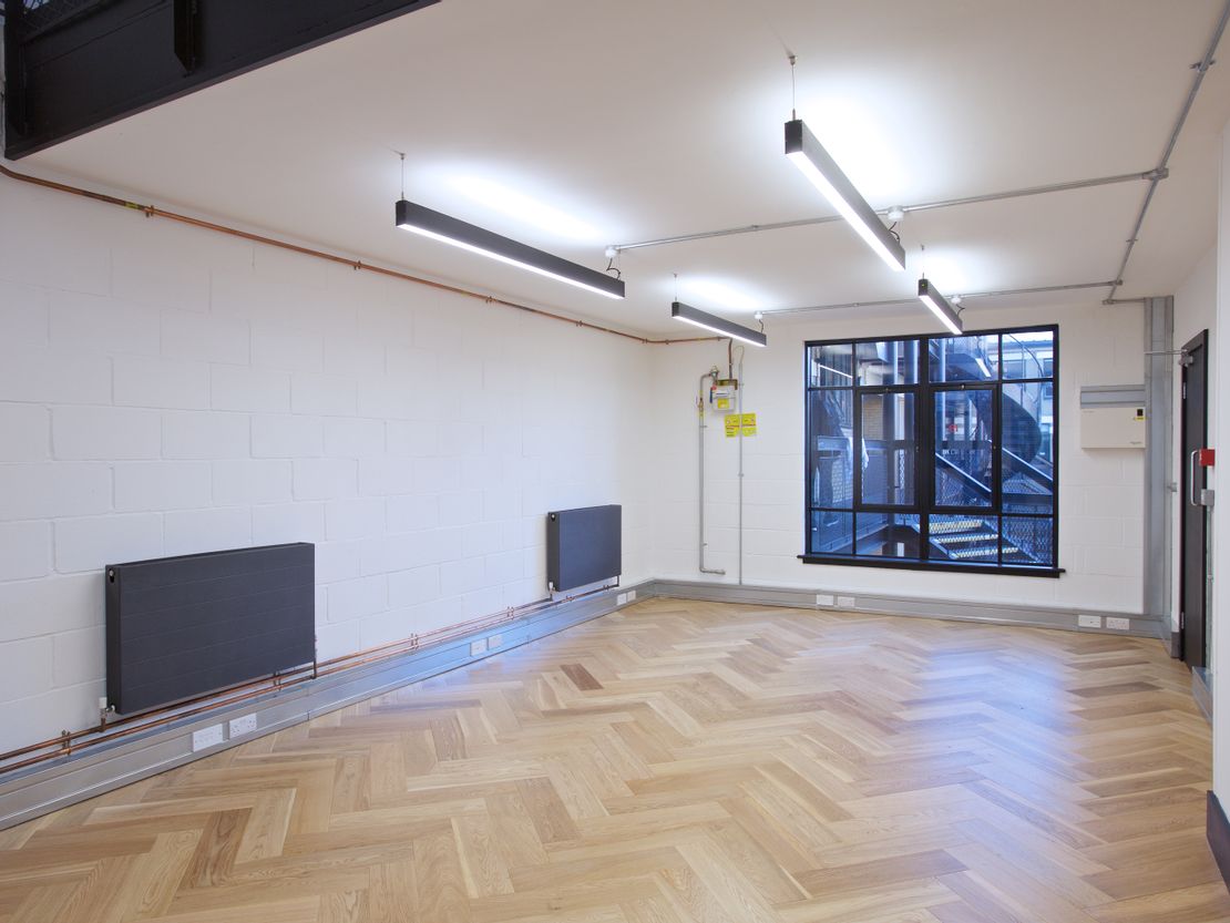 Islington Studio, Linthwaite Business Centre, Manchester Road, Linthwaite, London, Greater London, N19 4NF