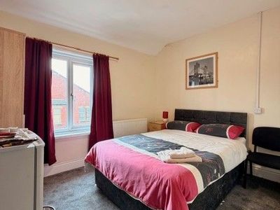 Property Image for Bridges Guesthouse 10 General Street, Blackpool, FY1