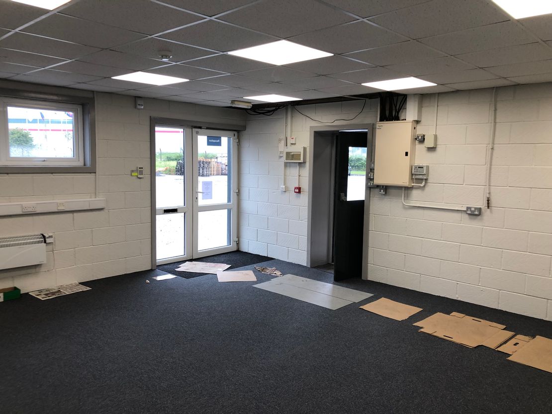 Unit 6 Hoyer Industrial Estate, South Road, Ellesmere Port, CH65 4LE