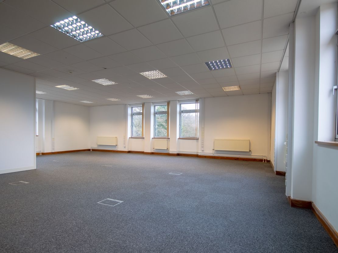 Oaklands Business Centre, Hooton Road, Ellesmere Port, Hooton, Cheshire, CH66 7NZ