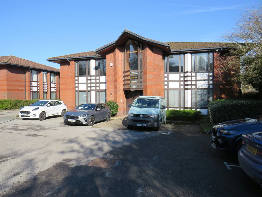 9 Oriel Court, Omega Park, Wilsom Road, Alton, GU34 2YT