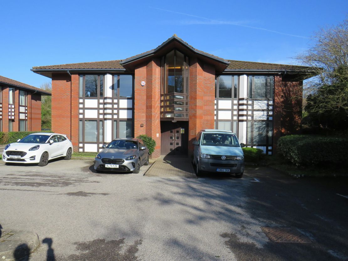 9 Oriel Court, Omega Park, Wilsom Road, Alton, GU34 2YT