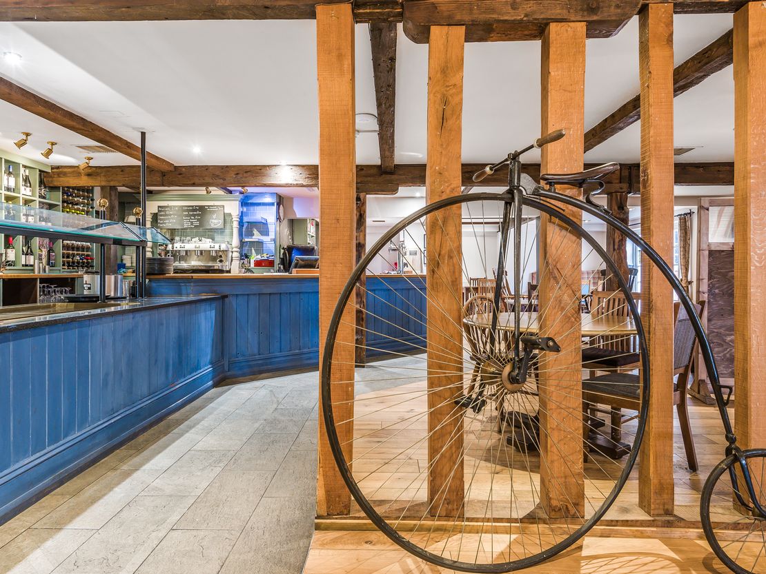 The Walhampton Arms, Walhampton Hill, Walhampton, Lymington, Hampshire, SO41 5RE
