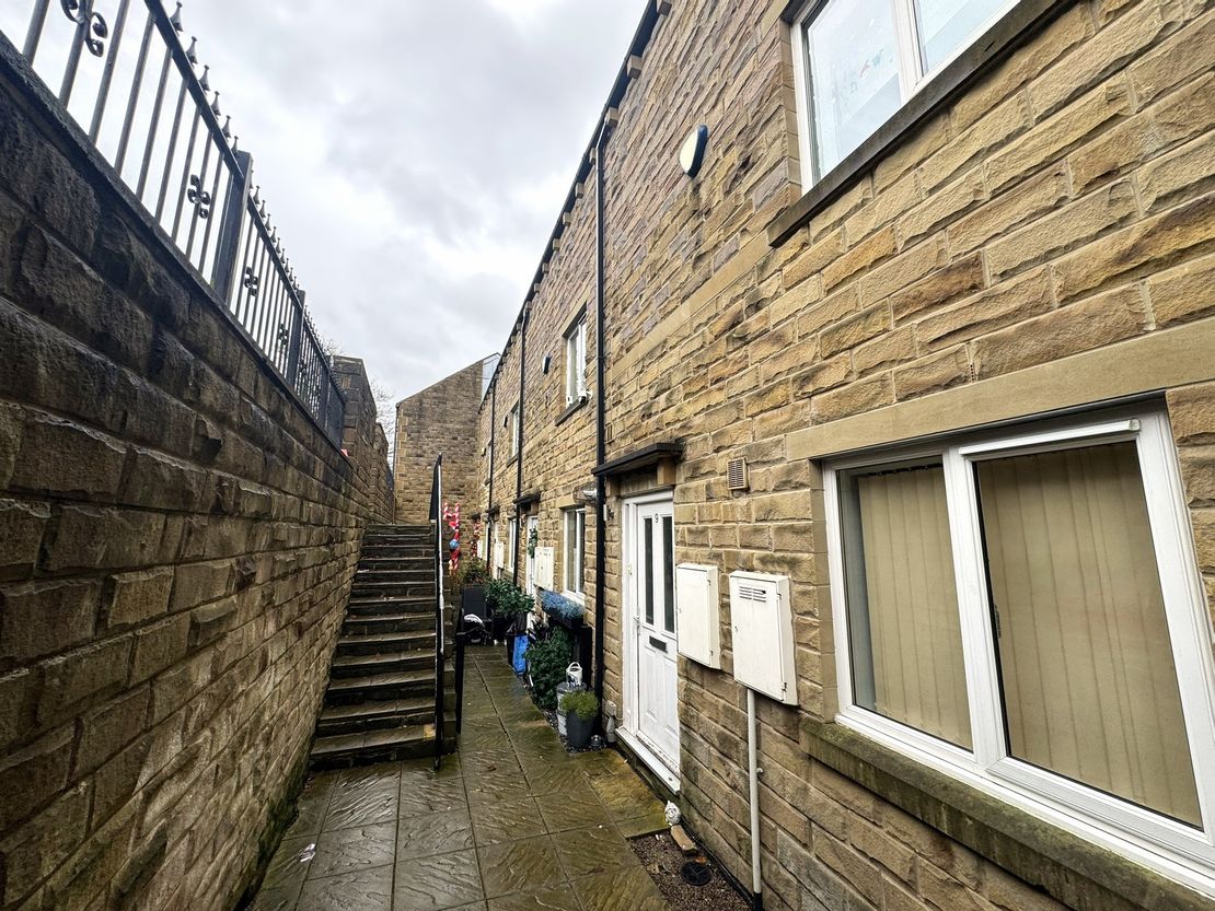1-27 (Odd No.13) Eaglescliffe Beech Road, Sowerby Bridge, West Yorkshire, HX6 2FN