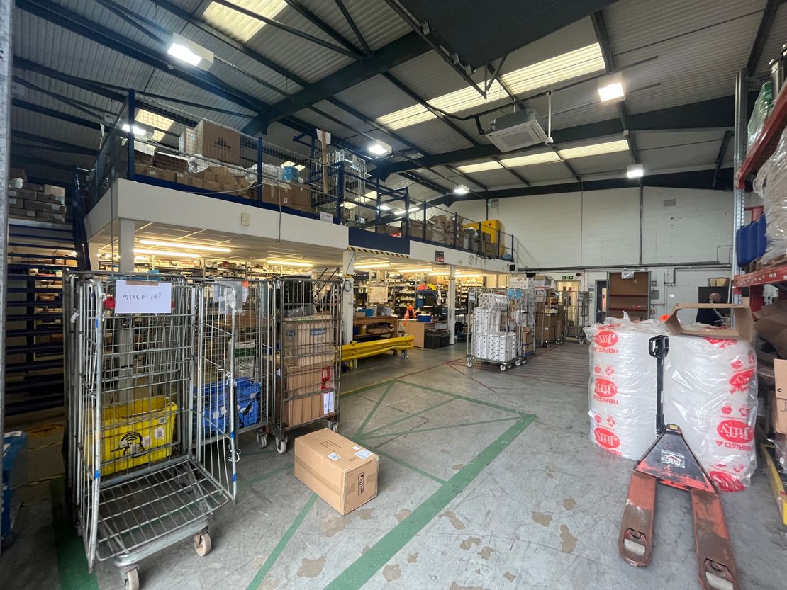 343 Edinburgh Avenue, Slough, Berkshire, SL1 4TU