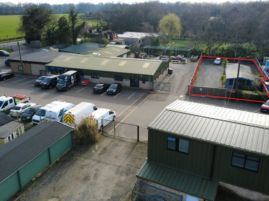 Ronnie's Yard, Howards Nursery, Handcross Road, Plummers Plain, Horsham, West Sussex, RH13 6NX