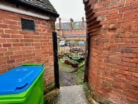 Property Image for 38A & 38B Bartholomew Street, Newbury, West Berkshire, RG14 5LL