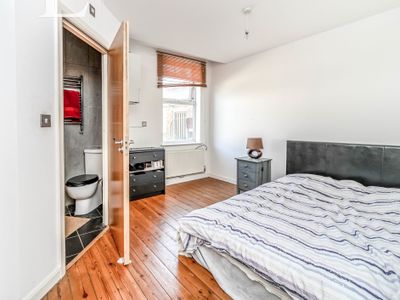 Property Image for 97 High Street, Bedford, Bedfordshire, MK40 1NE