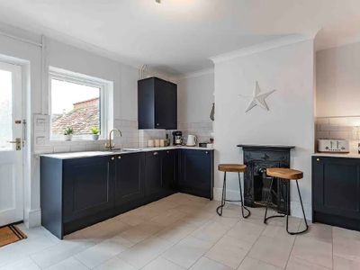 Property Image for 25 & 26, 25a & 26a Market Place, Wantage, OX12 8AE
