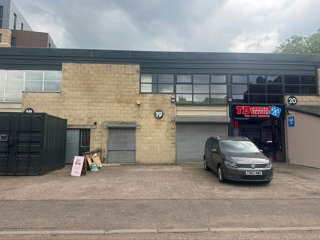Unit 19, Windmill Farm Business Centre, Bristol, BS3 4DB