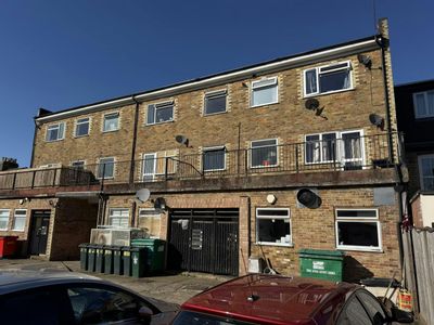 Property Image for 186-190 New Road, Croxley Green, WD3 3HD