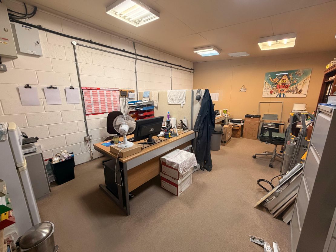9F Farnham Trading Estate, Farnham, GU9 9NN