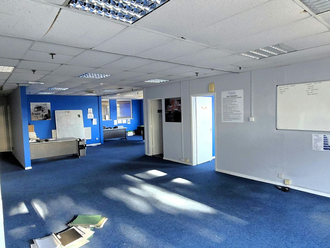 Unit 5, Lancing Business Park, Blenheim Road, Lancing, BN15 8UQ