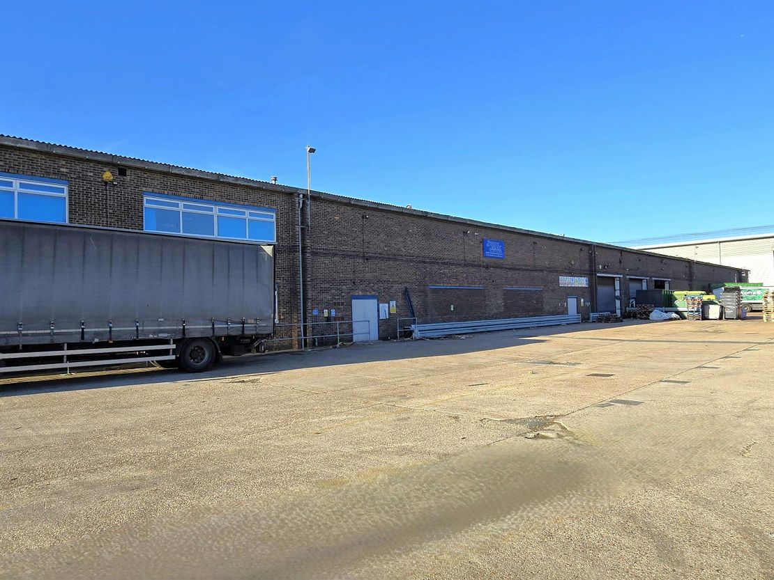 Unit 5, Lancing Business Park, Blenheim Road, Lancing, BN15 8UQ