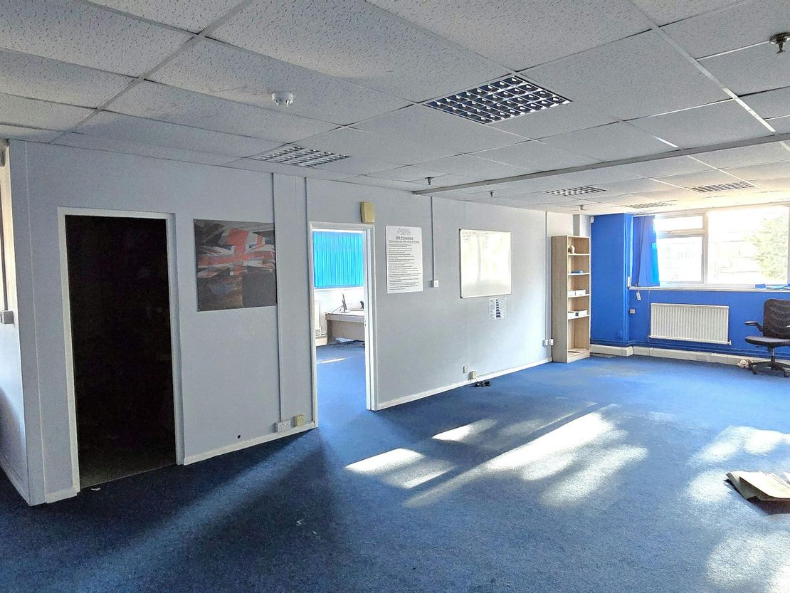 Unit 5, Lancing Business Park, Blenheim Road, Lancing, BN15 8UQ
