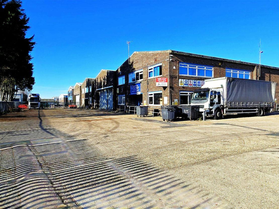 Unit 3 & Unit 5, Lancing Business Park, Blenheim Road, Lancing, BN15 8UQ