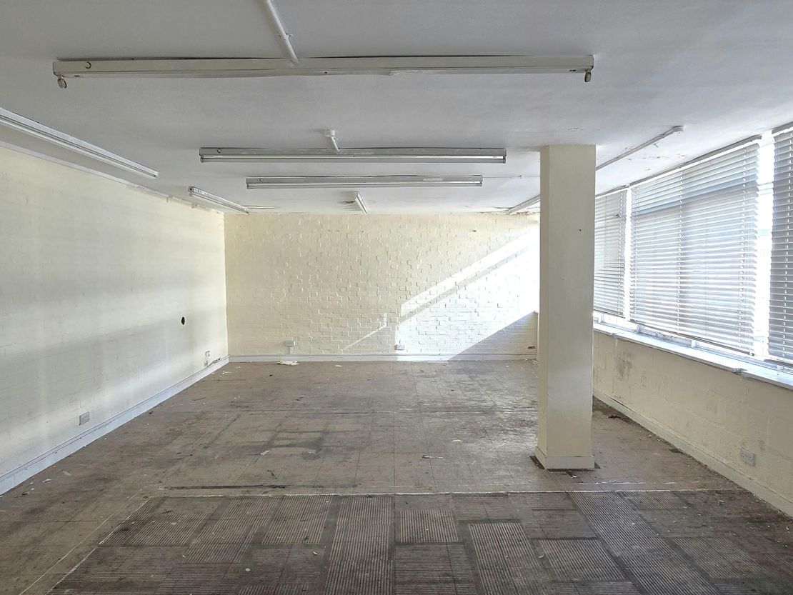 Unit 9, Lyndean Industrial Estate, Felixstowe Road, Abbey Wood, London, SE2 9SG