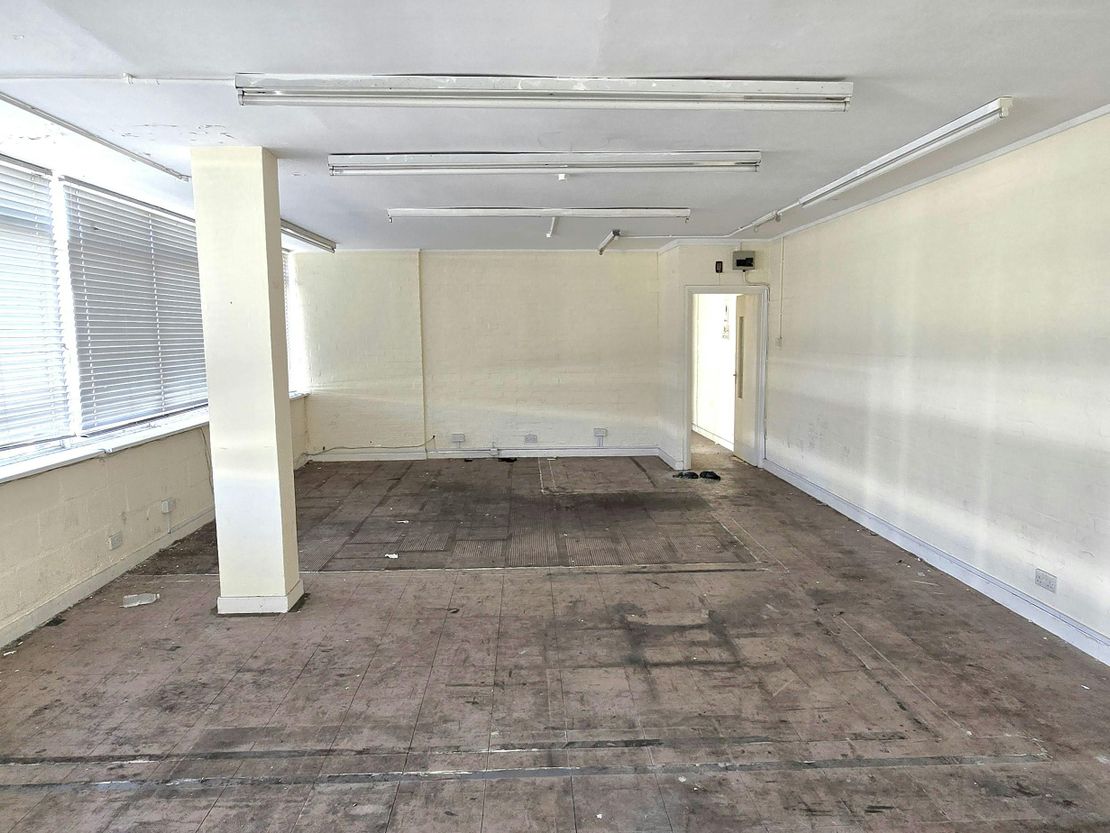 Unit 9, Lyndean Industrial Estate, Felixstowe Road, Abbey Wood, London, SE2 9SG