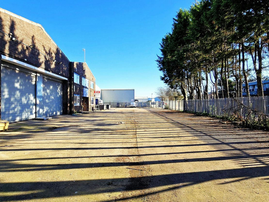 Unit 3, Lancing Business Park, Blenheim Road, Lancing, BN15 8UQ