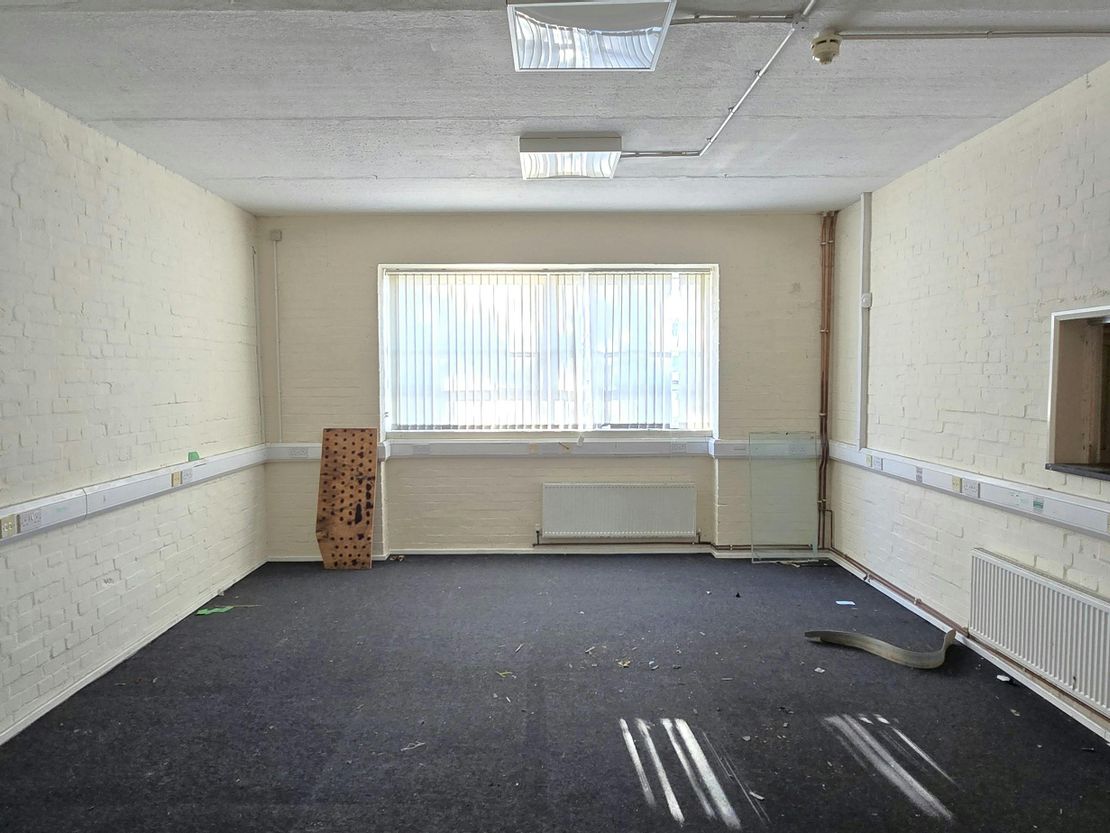Unit 3, Lancing Business Park, Blenheim Road, Lancing, BN15 8UQ
