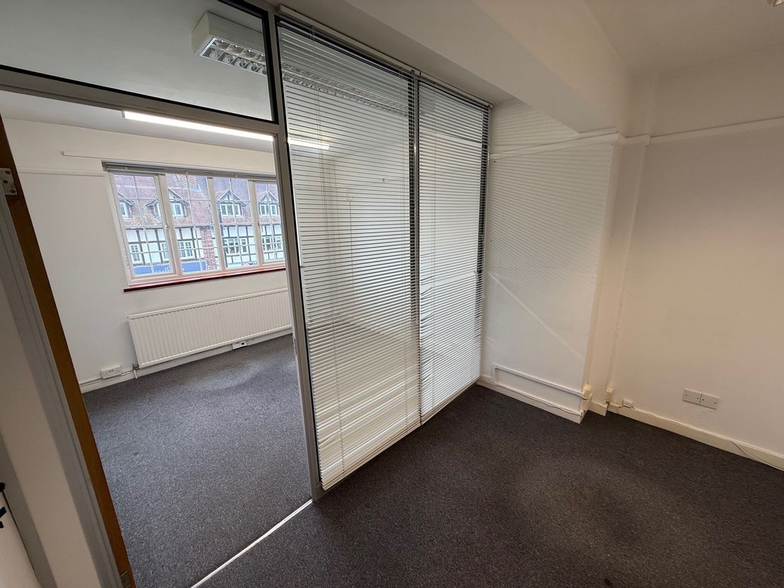 22 Hill Avenue, Amersham, Buckinghamshire, HP6 5BW