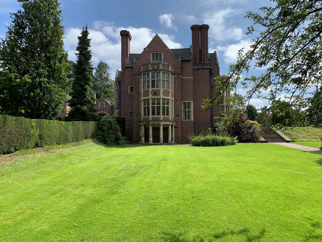 The Knoll, Glebe Road, Oadby, Leicester, LE2 2LD